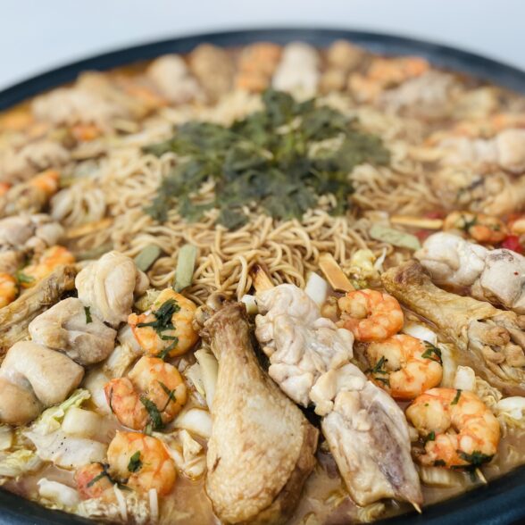 Wok Brochettes Poulet et Scampis – à partir de 10 pers.
