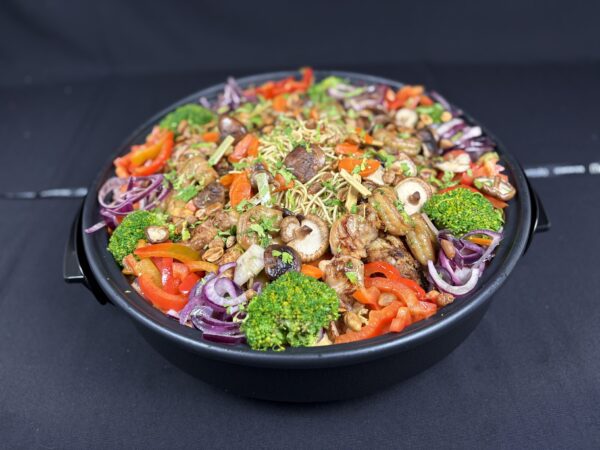 Wok de Brochettes de Scampis et Hauts de Cuisse au Soja