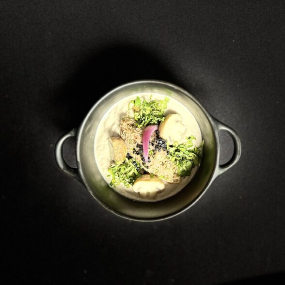 Petite casserolette noire : Crabe des Neiges