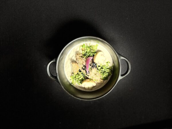 Petite casserolette noire : Crabe des Neiges