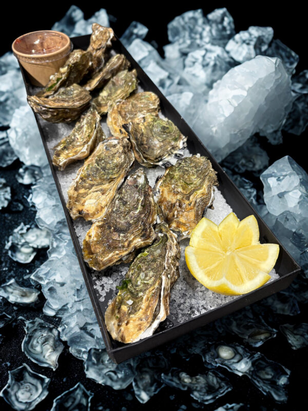 Huitres ouvertes sur plateau – Plates Carnac